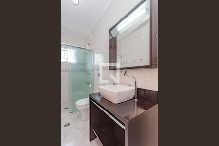 Casa de condomínio à venda com 104m², 3 quartos e 2 vagasBanheiro