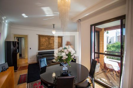 Sala de apartamento à venda com 3 quartos, 148m² em Cambuí, Campinas