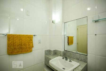 Banheiro de apartamento para alugar com 2 quartos, 85m² em Copacabana, Rio de Janeiro