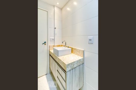 Banheiro de apartamento para alugar com 1 quarto, 49m² em Moema, São Paulo