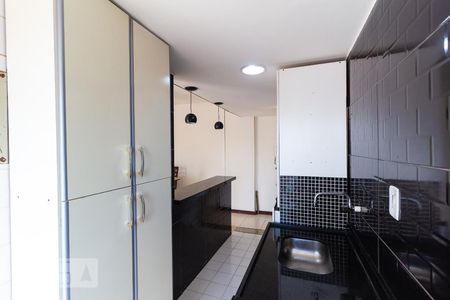 Apartamento à venda com 58m², 2 quartos e 1 vagaCozinha - Armários