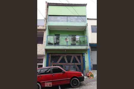 Casa à venda com 140m², 3 quartos e 2 vagas Casa à venda com 140m², 3 quartos e 2 vagasFrente Casa