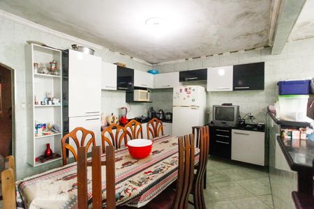 Casa à venda com 140m², 3 quartos e 2 vagas Casa à venda com 140m², 3 quartos e 2 vagasCozinha