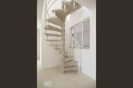 Apartamento à venda com 167m², 3 quartos e 2 vagasEscada Acesso Cobertura