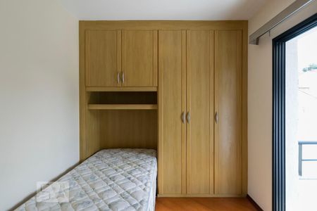 Apartamento à venda com 100m², 3 quartos e 2 vagasQuarto 2 (Armários)