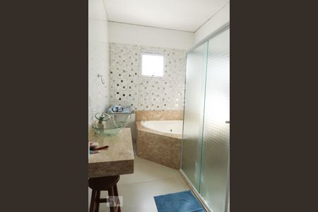 Casa à venda com 310m², 3 quartos e 3 vagasBanheiro - Suíte 3