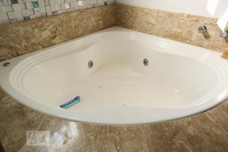 Casa à venda com 310m², 3 quartos e 3 vagasBanheiro - Suíte 3