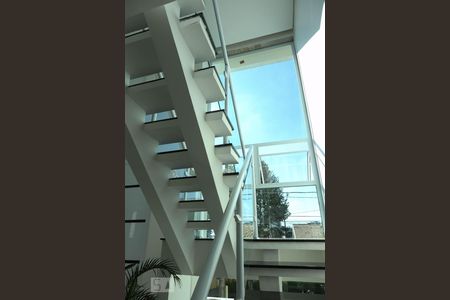 Casa à venda com 310m², 3 quartos e 3 vagasEscadas