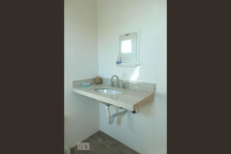 Casa à venda com 310m², 3 quartos e 3 vagasBanheiro - Suíte 2