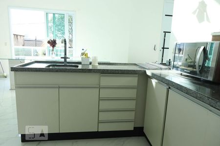 Casa à venda com 310m², 3 quartos e 3 vagasCozinha