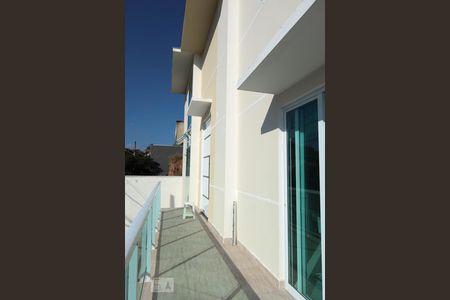 Casa à venda com 310m², 3 quartos e 3 vagasSacada frente