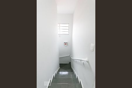 Casa à venda com 205m², 3 quartos e 2 vagasEscada