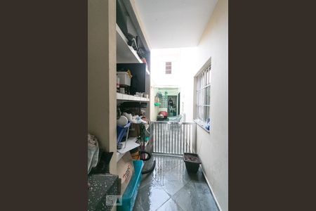 Casa à venda com 205m², 3 quartos e 2 vagasCorredor lateral