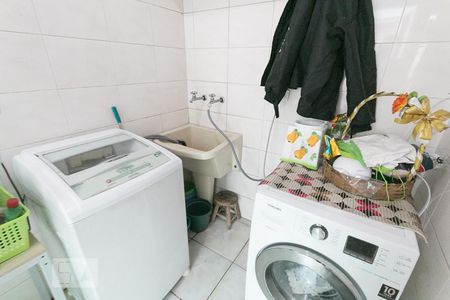 Casa à venda com 205m², 3 quartos e 2 vagasÁrea de serviço