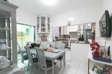 Casa à venda com 205m², 3 quartos e 2 vagasCozinha