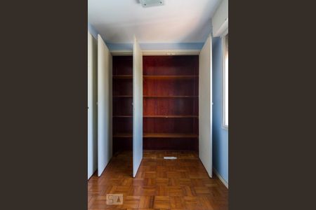 Apartamento para alugar com 73m², 3 quartos e 1 vagaArmário do Quarto 2 