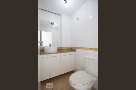 Lavabo de apartamento para alugar com 2 quartos, 53m² em Tijuca, Rio de Janeiro