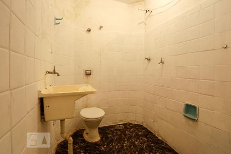 Banheiro de kitnet/studio para alugar com 1 quarto, 35m² em Bela Vista, São Paulo