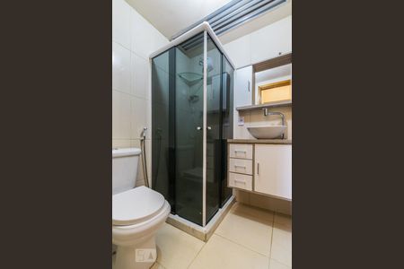 Banheiro de apartamento à venda com 2 quartos, 51m² em Ramos, Rio de Janeiro