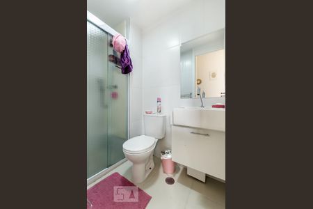 Banheiro de apartamento para alugar com 2 quartos, 45m² em Jaguaré, São Paulo