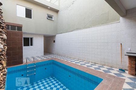 Casa para alugar com 280m², 4 quartos e 2 vagasQuintal com piscina e churrasqueira