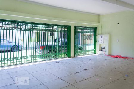 Casa à venda com 250m², 3 quartos e 5 vagas Casa à venda com 250m², 3 quartos e 5 vagasGaragem