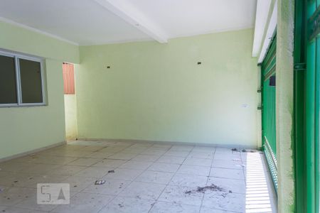 Casa à venda com 250m², 3 quartos e 5 vagas Casa à venda com 250m², 3 quartos e 5 vagasGaragem