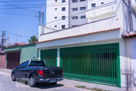 Casa à venda com 250m², 3 quartos e 5 vagas Casa à venda com 250m², 3 quartos e 5 vagasFachada