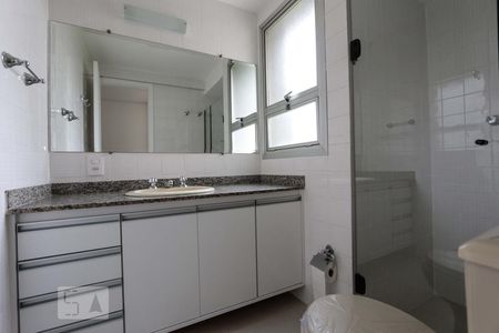 banheiro de apartamento para alugar com 2 quartos, 80m² em Vila Andrade, São Paulo