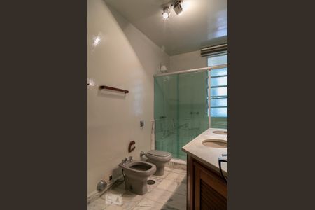 Apartamento para alugar com 110m², 2 quartos e sem vaga Apartamento para alugar com 110m², 2 quartos e sem vagaBanheiro