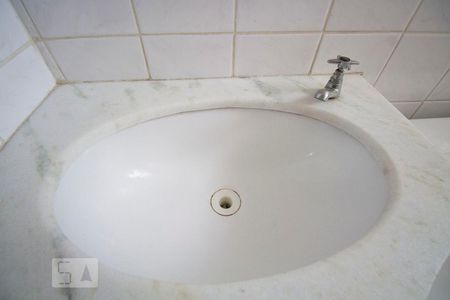 Banho Social de apartamento à venda com 2 quartos, 50m² em Santa Efigenia, Belo Horizonte