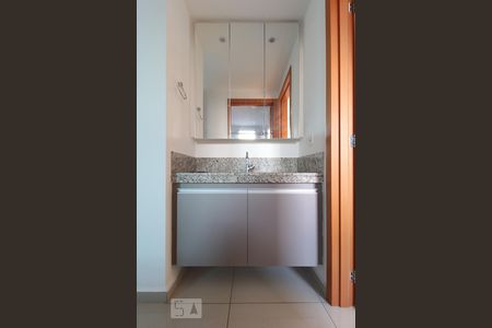 Banheiro de apartamento para alugar com 1 quarto, 42m² em Lourdes, Belo Horizonte