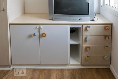 Apartamento para alugar com 70m², 2 quartos e sem vagaQuarto 1 (Armários)