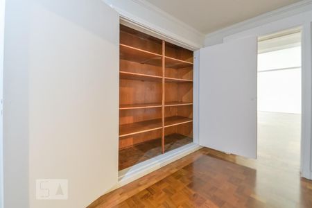 Apartamento à venda com 391m², 3 quartos e 1 vagaQuarto 2