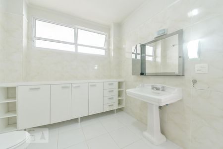 Apartamento à venda com 391m², 3 quartos e 1 vagaBanheiro da Suíte