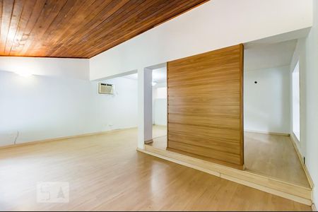 Sala de casa de condomínio à venda com 4 quartos, 250m² em Bairro das Palmeiras, Campinas