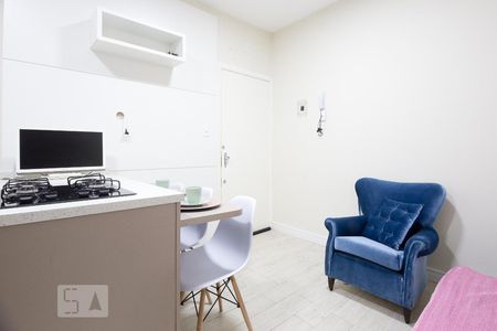Sala e cozinha de kitnet/studio para alugar com 1 quarto, 40m² em Centro, Florianópolis
