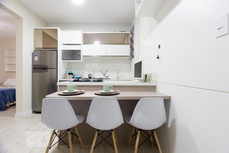 Sala e cozinha de kitnet/studio para alugar com 1 quarto, 40m² em Centro, Florianópolis