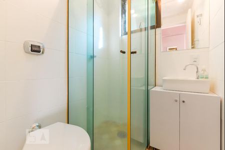 banheiro suíte de apartamento para alugar com 1 quarto, 43m² em Perdizes, São Paulo