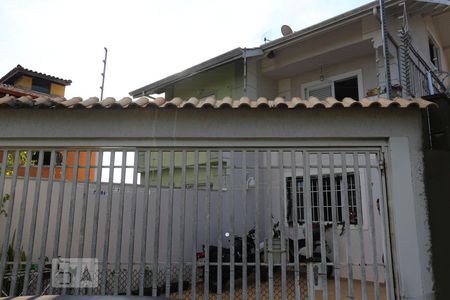 Casa à venda com 120m², 3 quartos e 2 vagasFachada