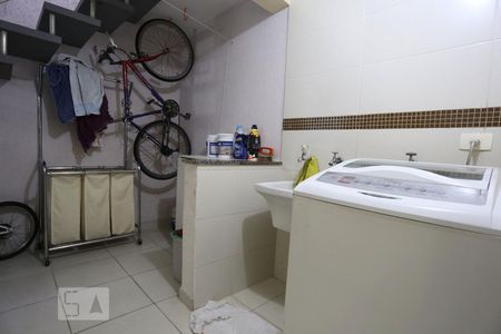 Casa à venda com 120m², 3 quartos e 2 vagasLavanderia