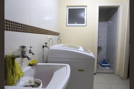 Casa à venda com 120m², 3 quartos e 2 vagasLavanderia