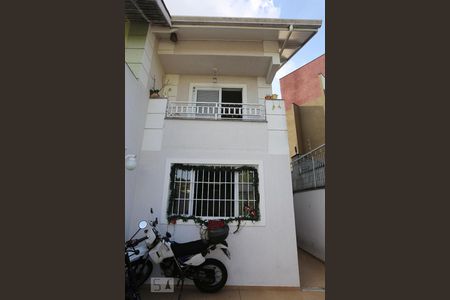 Casa à venda com 120m², 3 quartos e 2 vagasFacahada
