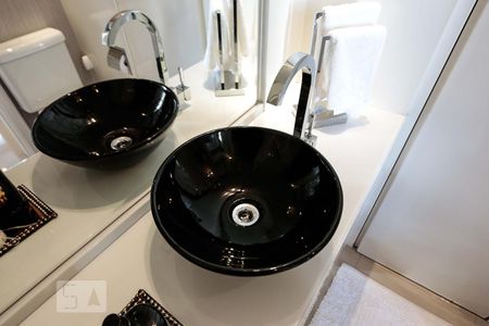 lavabo de apartamento para alugar com 2 quartos, 97m² em Parque do Morumbi, São Paulo