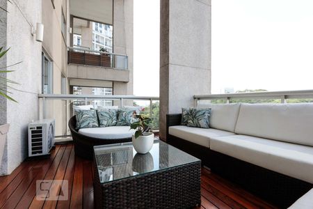 varanda de apartamento para alugar com 2 quartos, 97m² em Parque do Morumbi, São Paulo