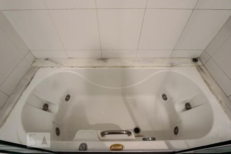Apartamento para alugar com 97m², 2 quartos e 2 vagassuite