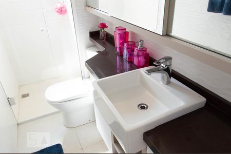 banheiro de apartamento para alugar com 1 quarto, 55m² em Auxiliadora, Porto Alegre