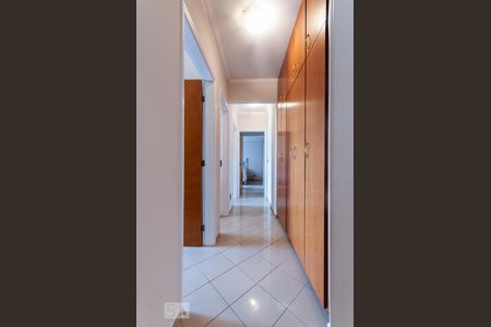 Apartamento à venda com 97m², 3 quartos e 2 vagasCorredor Acesso quartos e banheiros