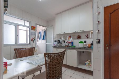 Apartamento à venda com 97m², 3 quartos e 2 vagasCozinha