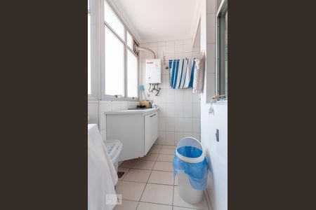 Apartamento à venda com 97m², 3 quartos e 2 vagasLavanderia